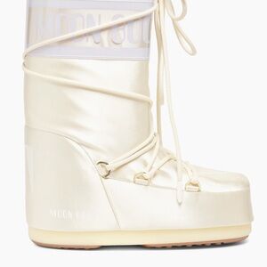 Moon Boot Women's Cream Winter Boots